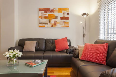 Boutique Stays - Melrose Terrace, Townhouse In North Melbourne - Accommodation Newcastle 2