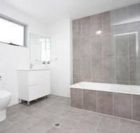 Brand new Family Friendly Apartment for 7 - Accommodation Newcastle