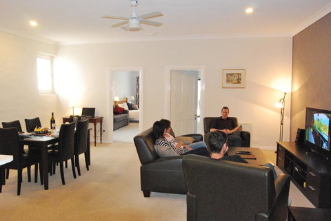 Brayfield Cottage - Accommodation Newcastle 0