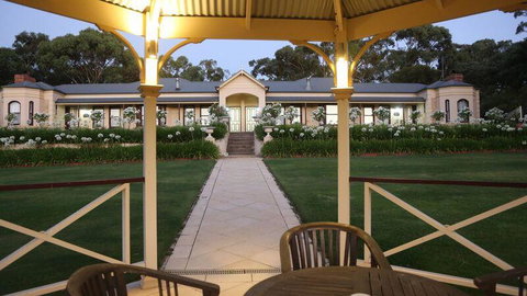 Brice Hill Country Lodge - Accommodation Newcastle 1