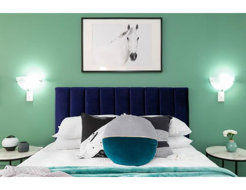 Bright, Modern Studio Steps From The Action - Accommodation Newcastle 3