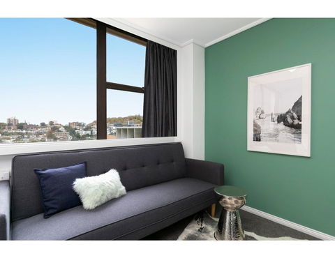 Bright, Modern Studio Steps From The Action - Accommodation Newcastle 1