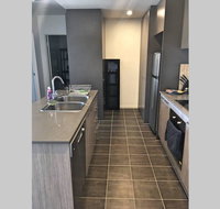 Bright Modern Stylish - Top Floor Apt - Woden - Accommodation Newcastle