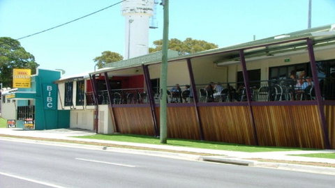 Bring The Family, Dog And The Boat To Welsby Pde, Bongaree - Accommodation Newcastle 1