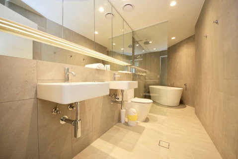 Broadbeach New Luxury Vue #17 Beach Views - Accommodation Newcastle 3