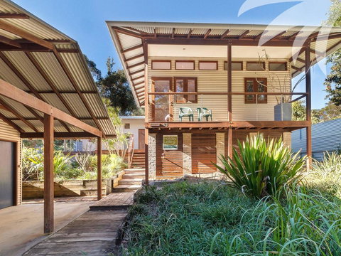 Buccoo - Accommodation Newcastle 0