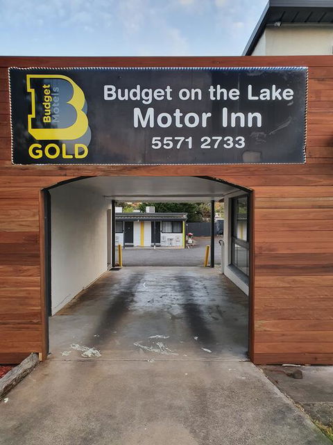 Budget On The Lake - Accommodation Newcastle 1
