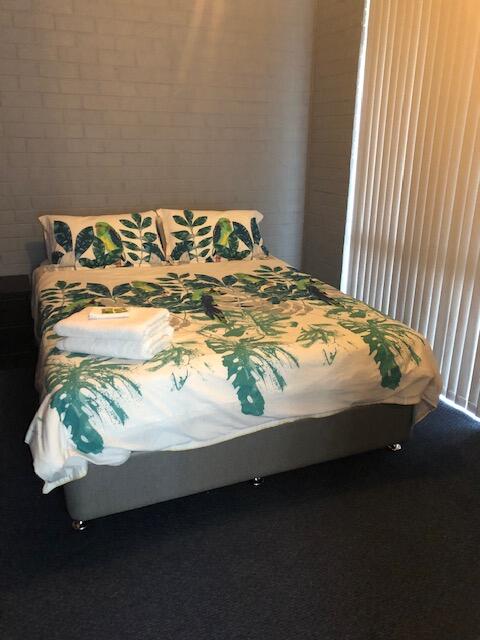 Bull 'n' Bush Hotel Motel - Accommodation Newcastle 3