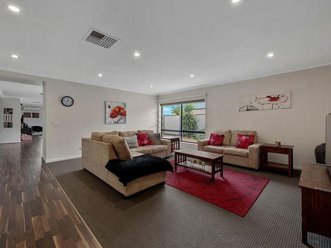 Bundalong On Clarke St - Accommodation Newcastle 3