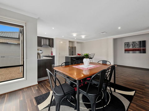 Bundalong On Clarke St - Accommodation Newcastle 2