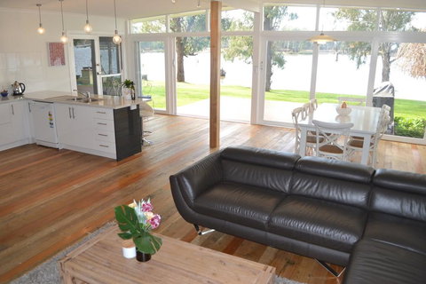 Bundalong Waterfront- 28 Graham Ave, Bundalong - Accommodation Newcastle 2