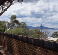 Bundilla 3 - Lake views from the Balcony - Accommodation Newcastle