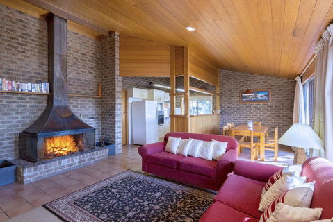Bundilla 4- Townhouse With Wifi - Accommodation Newcastle 0