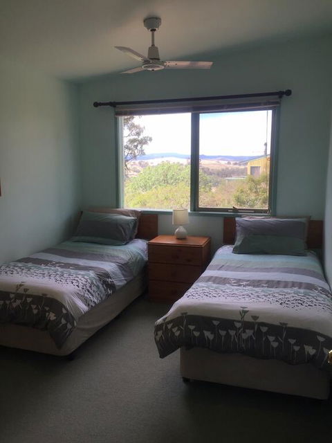 Burnt Creek Cottages - Accommodation Newcastle 3