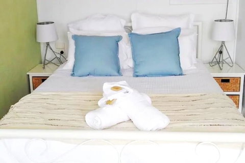 Cabin In The Sky Glorious Views To Magnetic Island - Accommodation Newcastle 2
