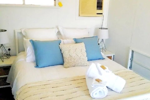 Cabin In The Sky Glorious Views To Magnetic Island - Accommodation Newcastle 3