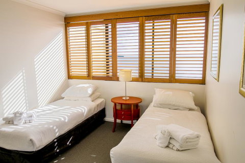 Cairns Aquarius - Accommodation Newcastle 3