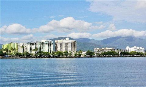 Cairns Aquarius - Accommodation Newcastle 0