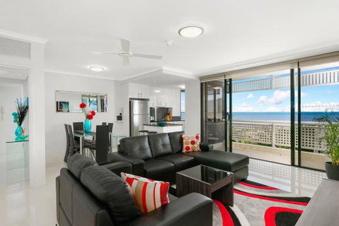 Cairns Luxury Seafront Apartment - Accommodation Newcastle 0