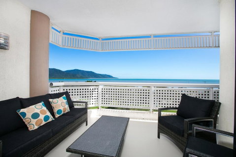 Cairns Luxury Waterfront Apartment - Accommodation Newcastle 3