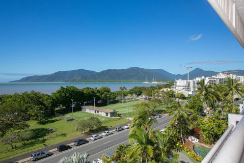 Cairns Luxury Waterfront Apartment - Accommodation Newcastle 1