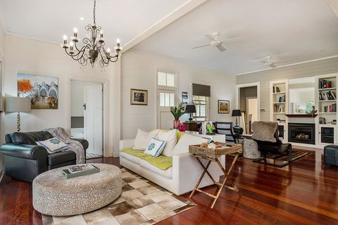 Caledonia House - Accommodation Newcastle 1