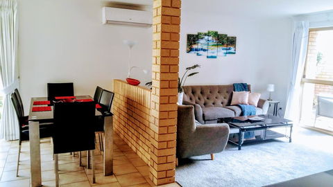 Camelias Boutique Cottage In Dianella - Accommodation Newcastle 3