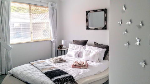 Camelias Boutique Cottage In Dianella - Accommodation Newcastle 1
