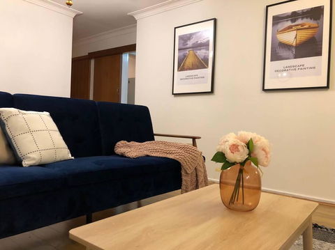 CAMPBELLTOWN HOLIDAY HOME 3 BED + FREE PARKING NCA039 - Accommodation Newcastle 2