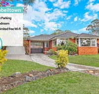 CAMPBELLTOWN HOLIDAY HOME 3 BED  FREE PARKING NCA039 - Accommodation Newcastle