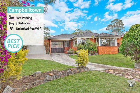 CAMPBELLTOWN HOLIDAY HOME 3 BED + FREE PARKING NCA039 - Accommodation Newcastle 0