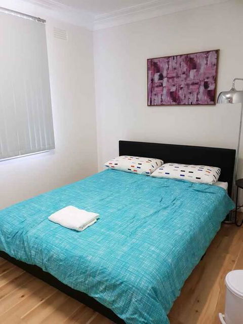 CAMPBELLTOWN HOLIDAY HOME 3 BED + FREE PARKING NCA039 - Accommodation Newcastle 3