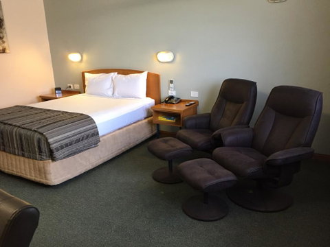Cannon Park Motel - Accommodation Newcastle 2