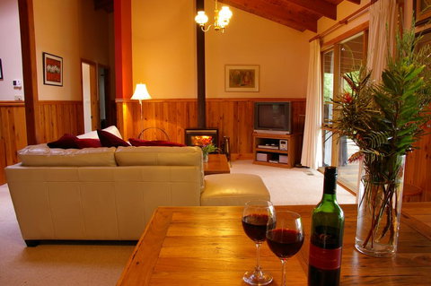 Canyon Cottage - Accommodation Newcastle 2