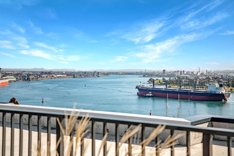Captain's Nest - Accommodation Newcastle 1