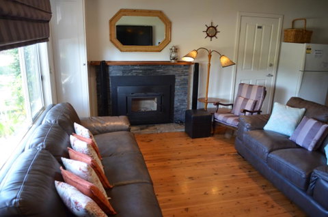 Casa Husky - Accommodation Newcastle 2