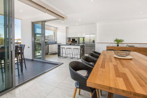 CASABLANCA - DROMANA - Accommodation Newcastle 1