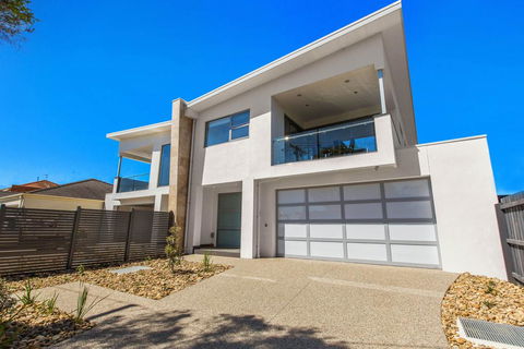 CASABLANCA - DROMANA - Accommodation Newcastle 0