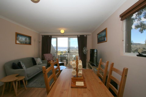 Cascades 13/3 Kurrajong Street - Accommodation Newcastle 1