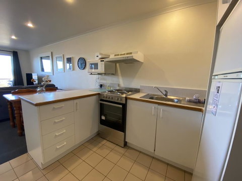 Cascades 15 - Accommodation Newcastle 2