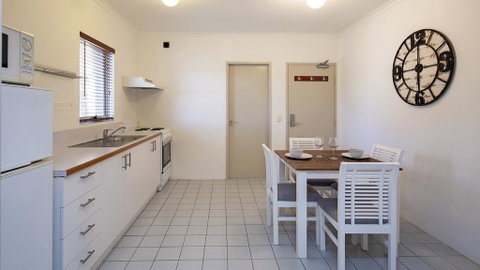 Cascades 7- Centrally Located With Beautiful Views - Accommodation Newcastle 2
