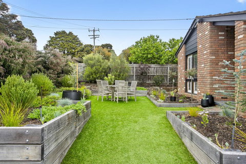 CASTAWAY - Accommodation Newcastle 2