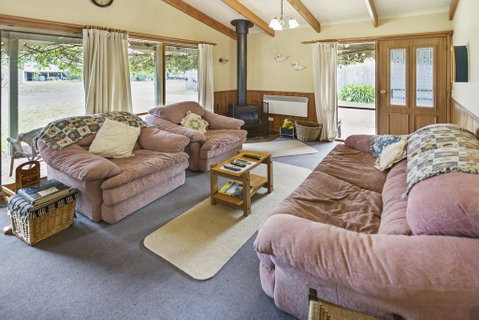 Cedar Cottage - Close To Water And Pet Friendly - Accommodation Newcastle 3
