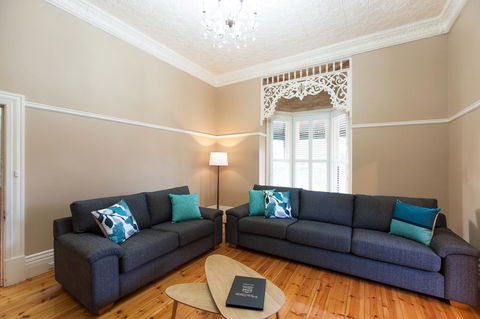 Central Charm - Accommodation Newcastle 3