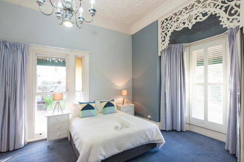 Central Charm - Accommodation Newcastle 2
