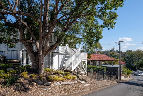 Central Cottage - Accommodation Newcastle 0