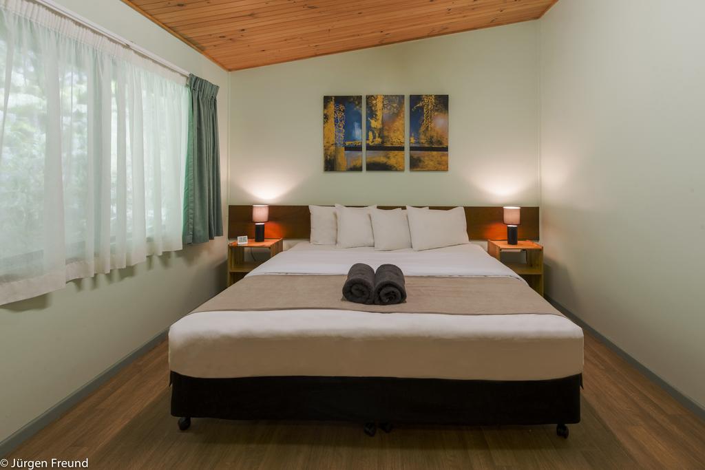 Lake Eacham QLD Accommodation Newcastle