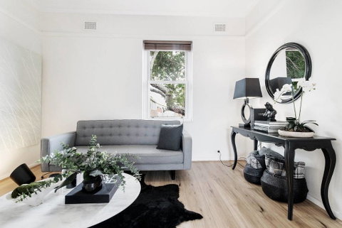 Chic Woollahra Pied-Ã -Terre With Parking - Accommodation Newcastle 0