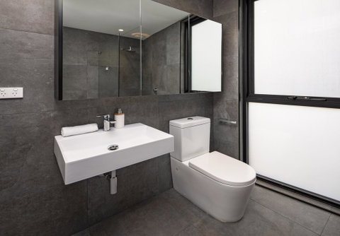 Chilam 'C' - Amazing Views With Modern Style - Accommodation Newcastle 3
