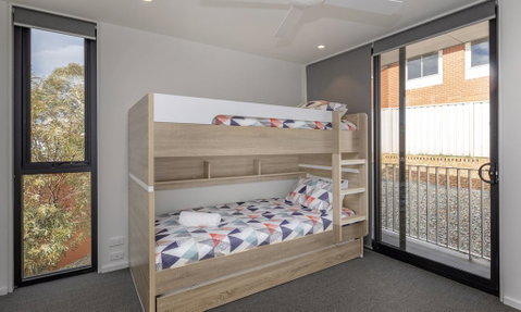 Chilam 'C' - Amazing Views With Modern Style - Accommodation Newcastle 2